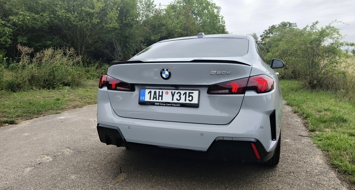 bmw-2-gran-coupe-2025-19