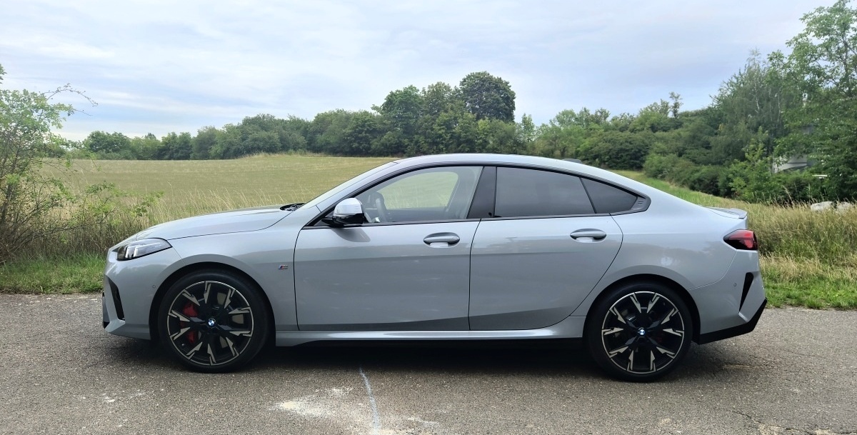 bmw-2-gran-coupe-2025-22