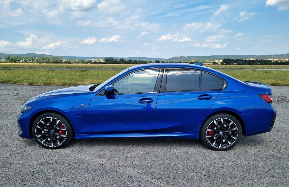 bmw-3-2025-3