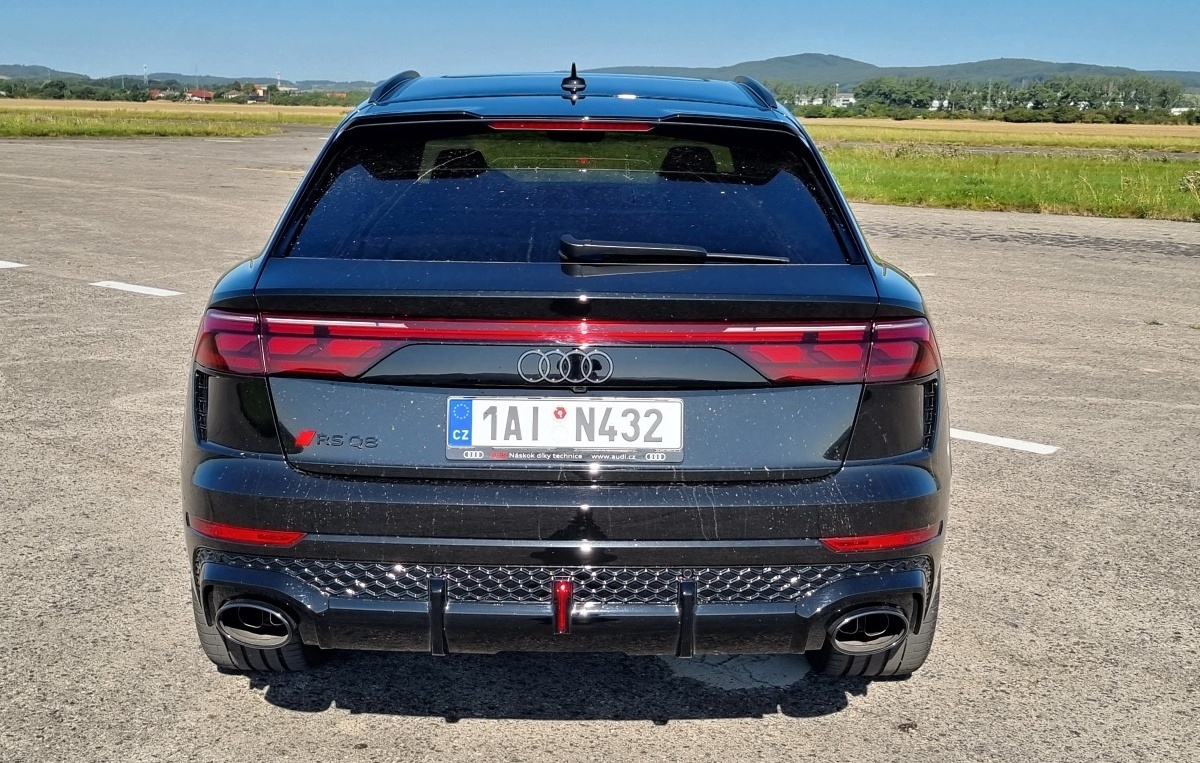 audi-rs-q8-2025-7