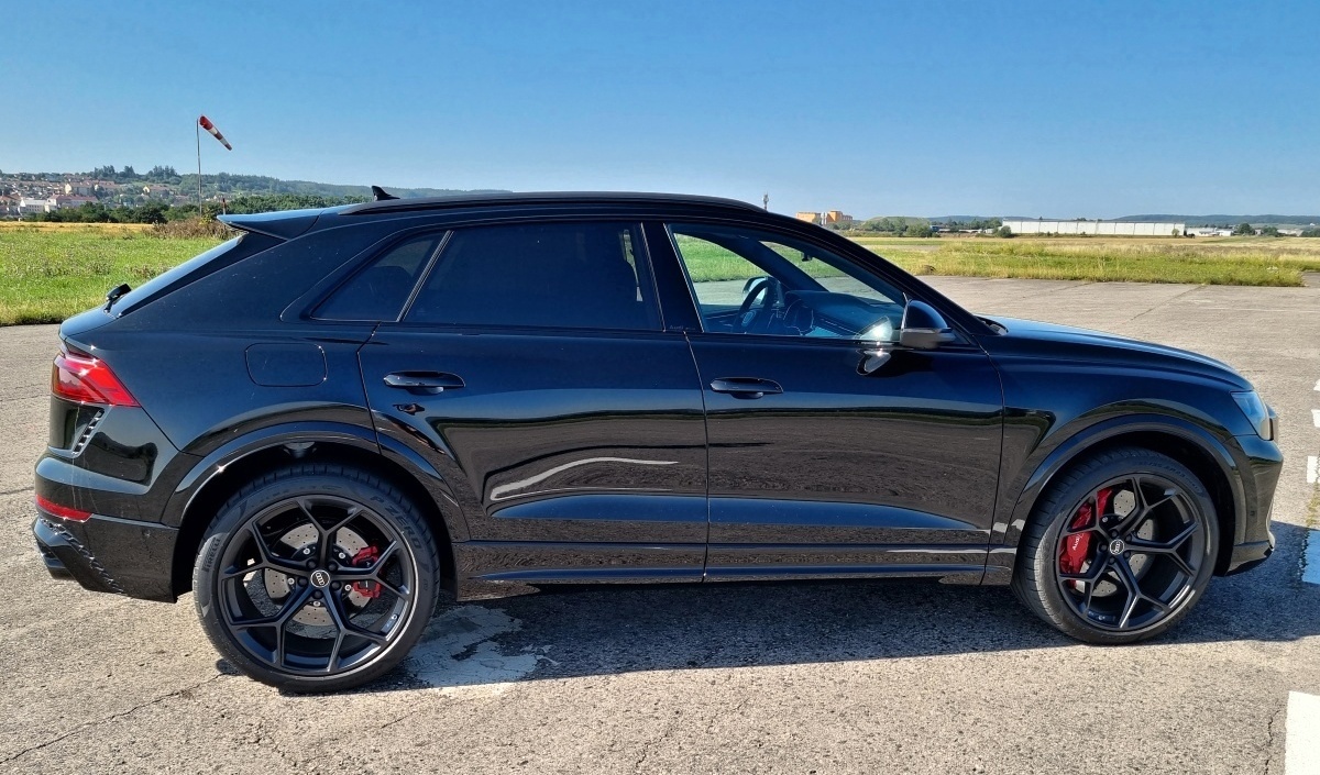 audi-rs-q8-2025-9