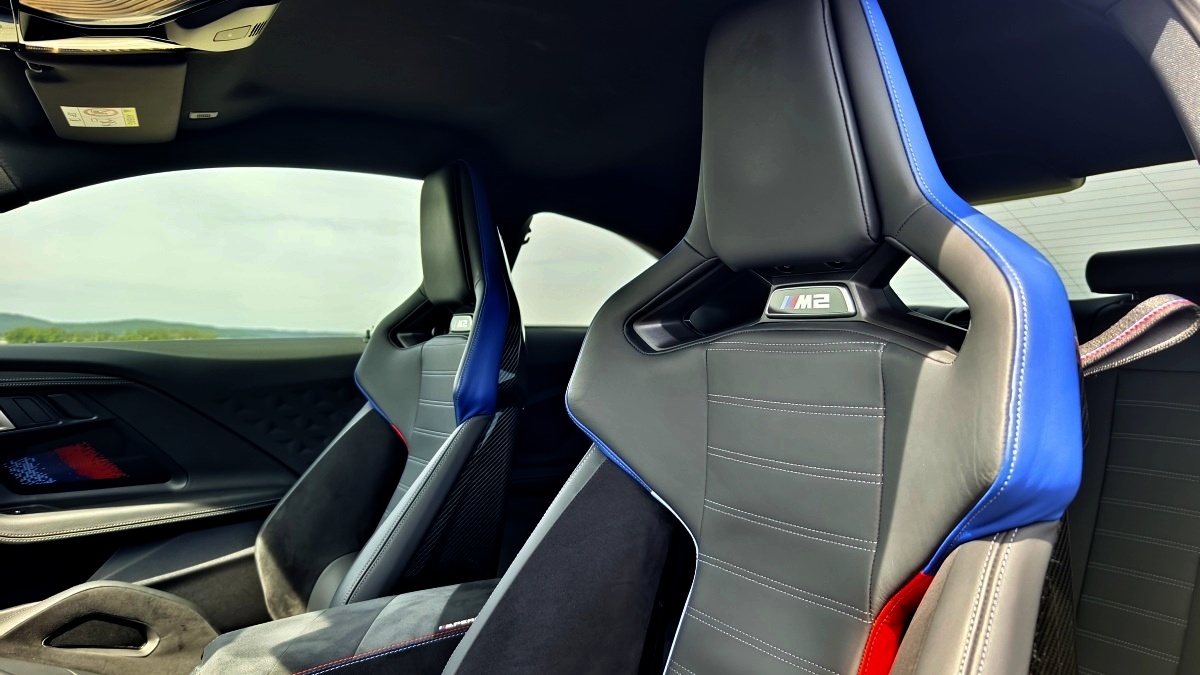 bmw-m2-lci-2025-20