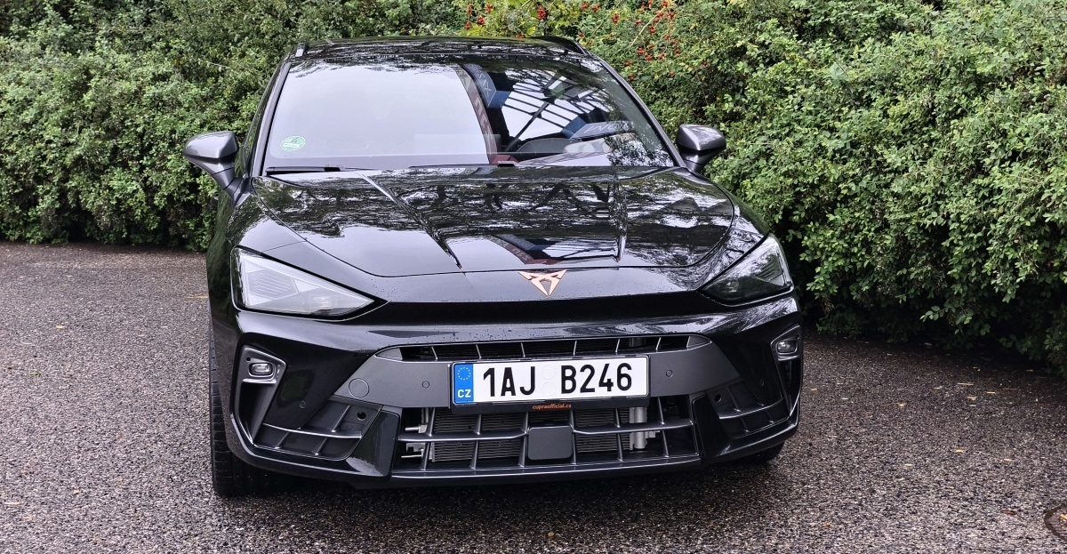 cupra-leon-sportstourer-2025-3