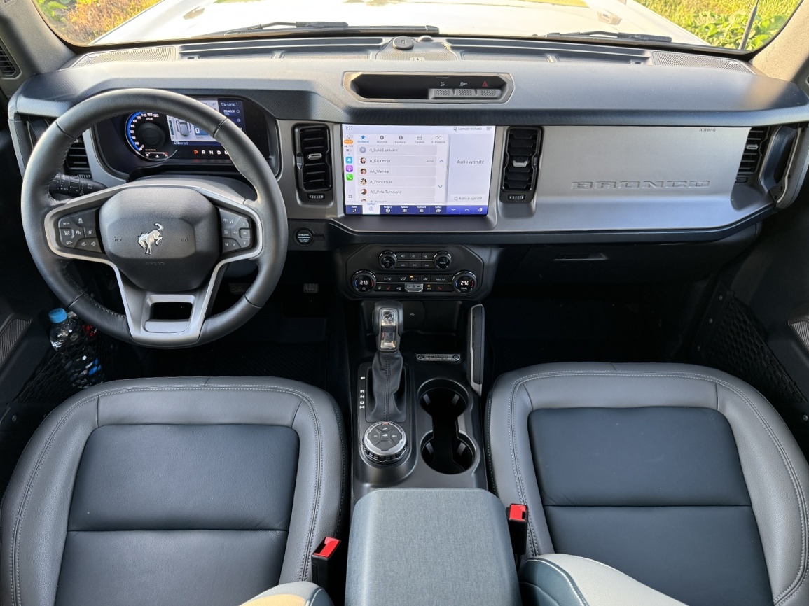 ford-bronco-outer-banks-2025-10