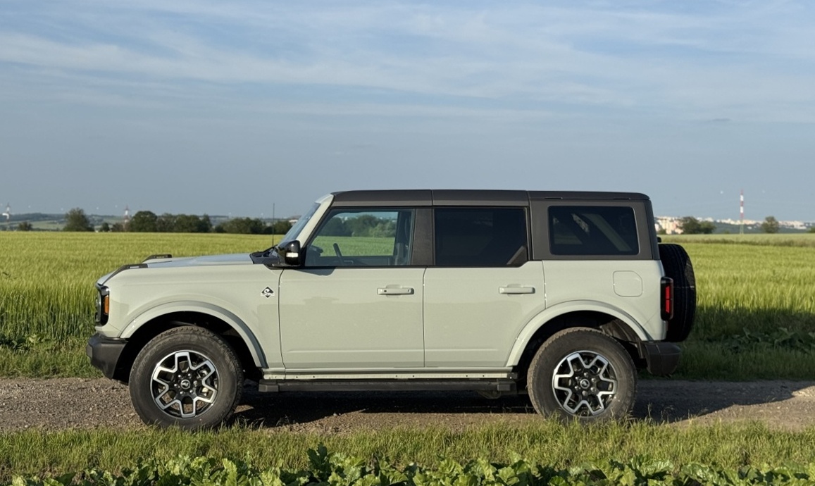 ford-bronco-outer-banks-2025-2