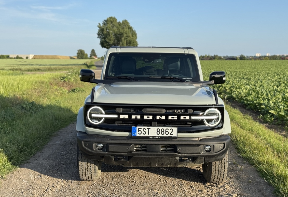 ford-bronco-outer-banks-2025-4