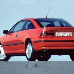 opel-calibra-aerodynamicke-kupe-s-bleskem-slavi-277