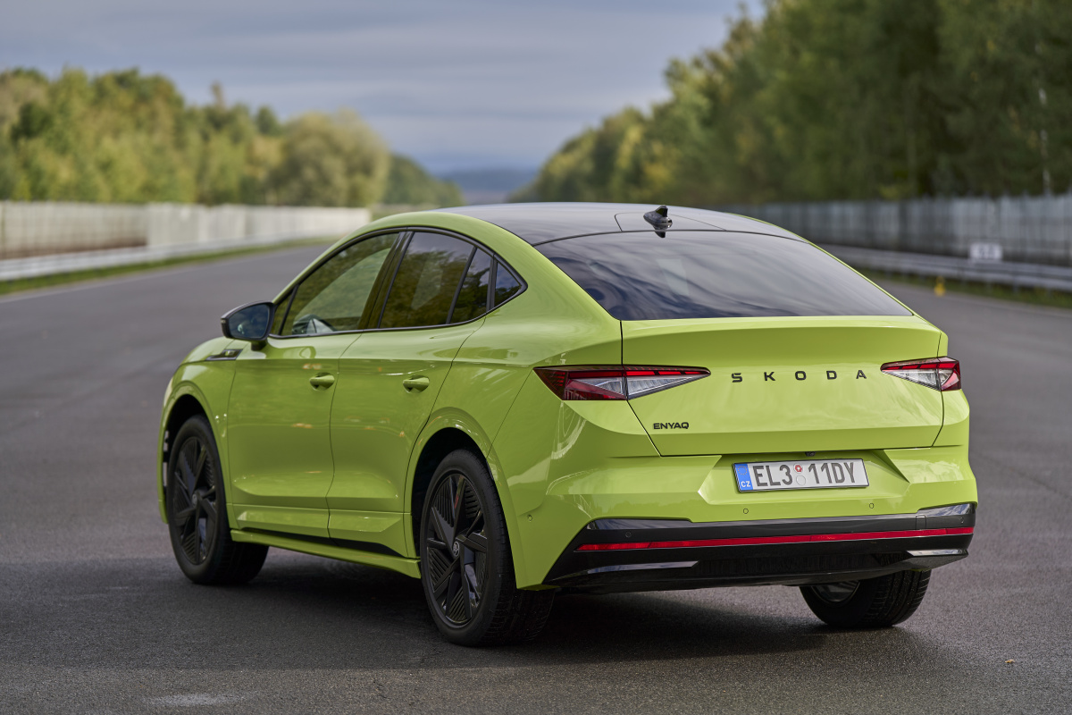 skoda-enyaq-rs-102