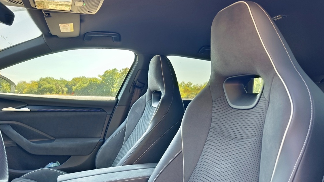 skoda-superb-spotline-2025-31