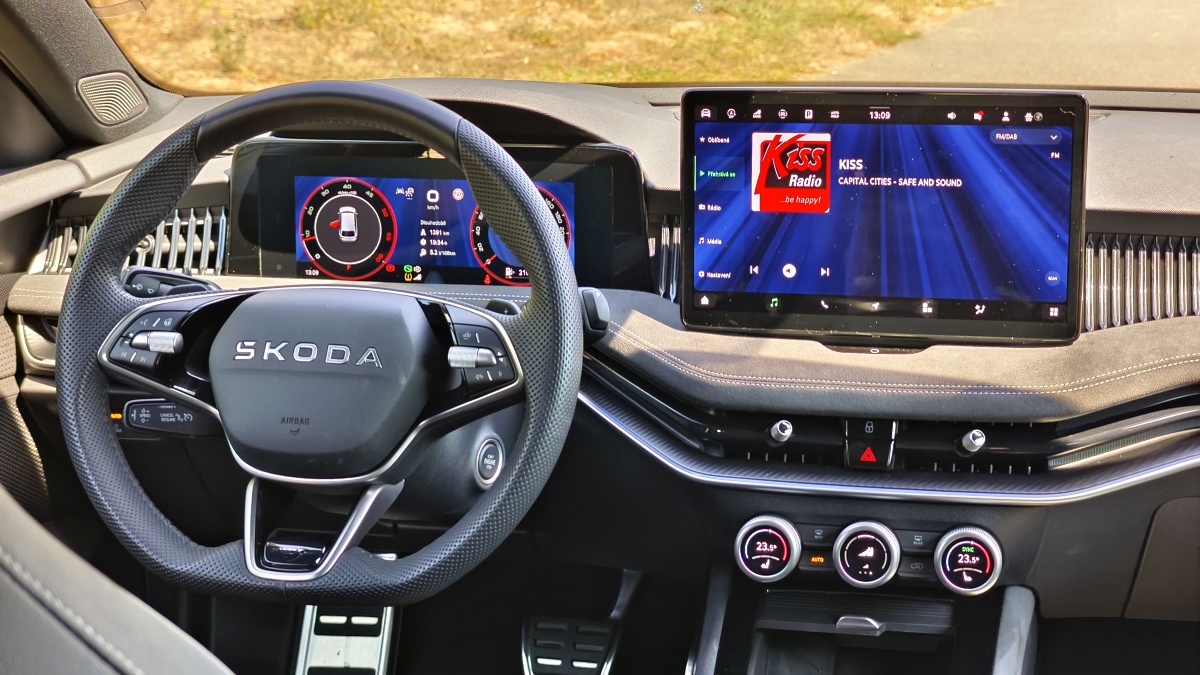 skoda-superb-spotline-2025-33