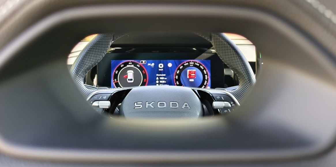 skoda-superb-spotline-2025-41