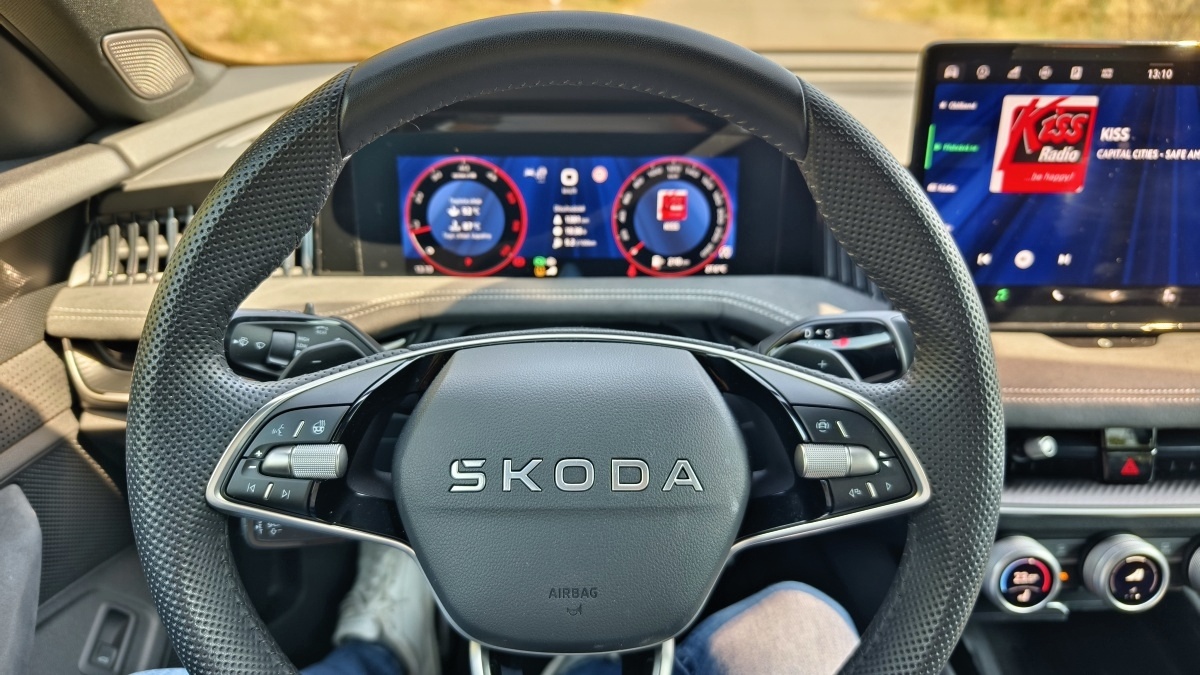 skoda-superb-spotline-2025-43