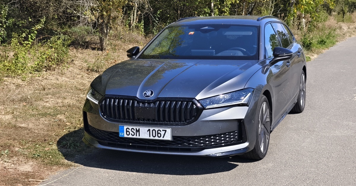 skoda-superb-spotline-2025-5