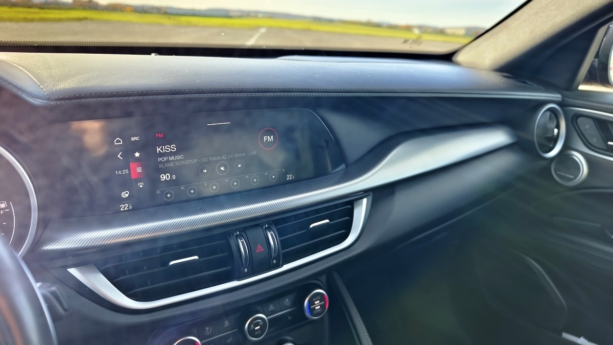 alfa-romeo-stelvio-veloce-25