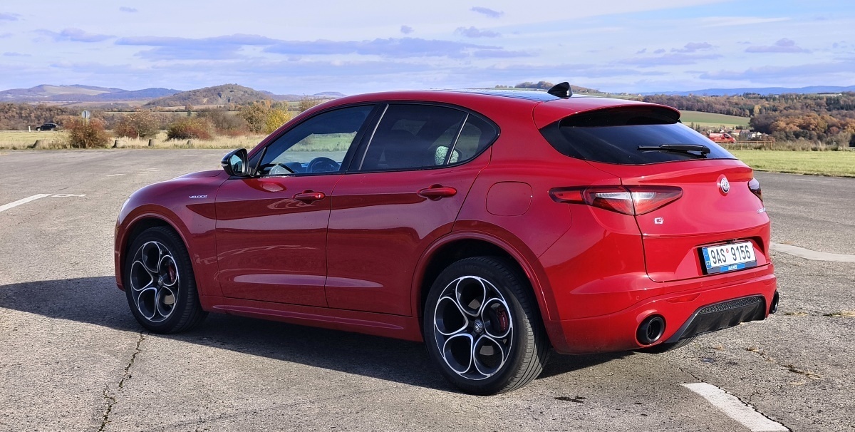 alfa-romeo-stelvio-veloce-39