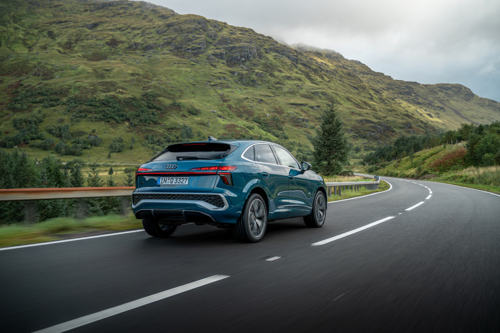 Compact class meets Celtic charm: the new Audi Q3 in Scotland