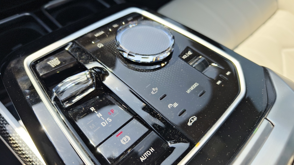 bmw-7-2025-33
