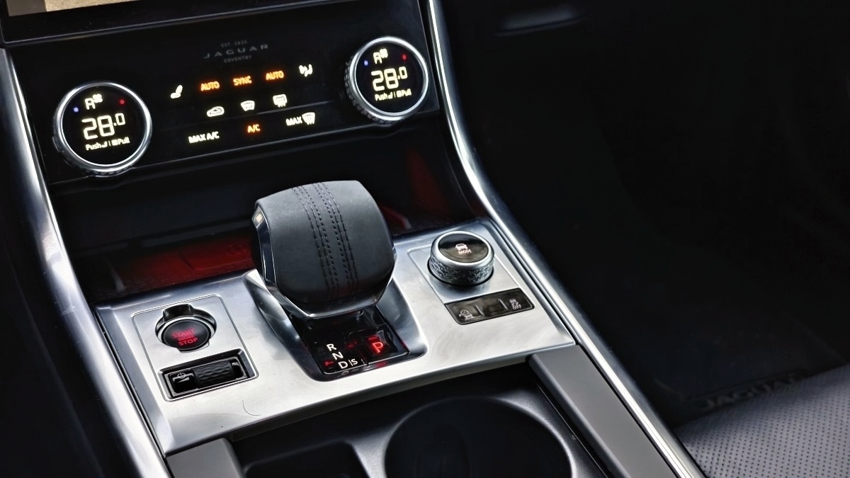jaguaf-xf-ii-facelift-31