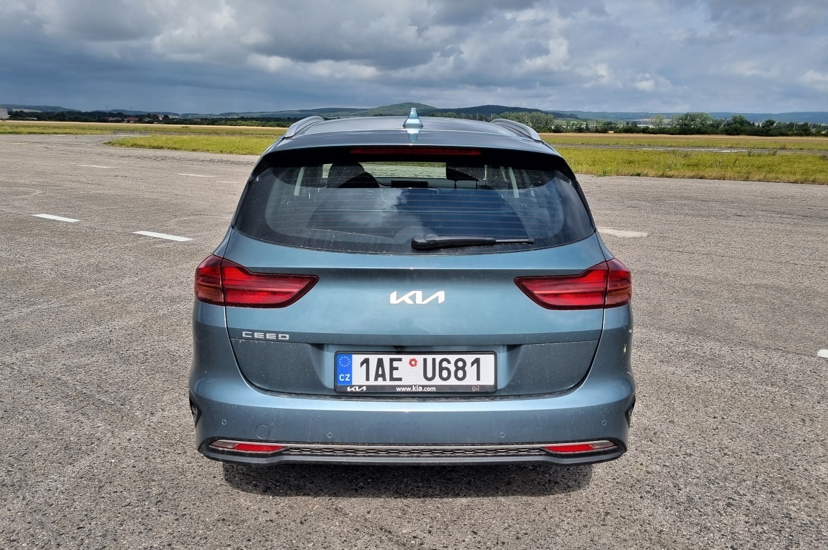 kia-ceed-sw-2025-5