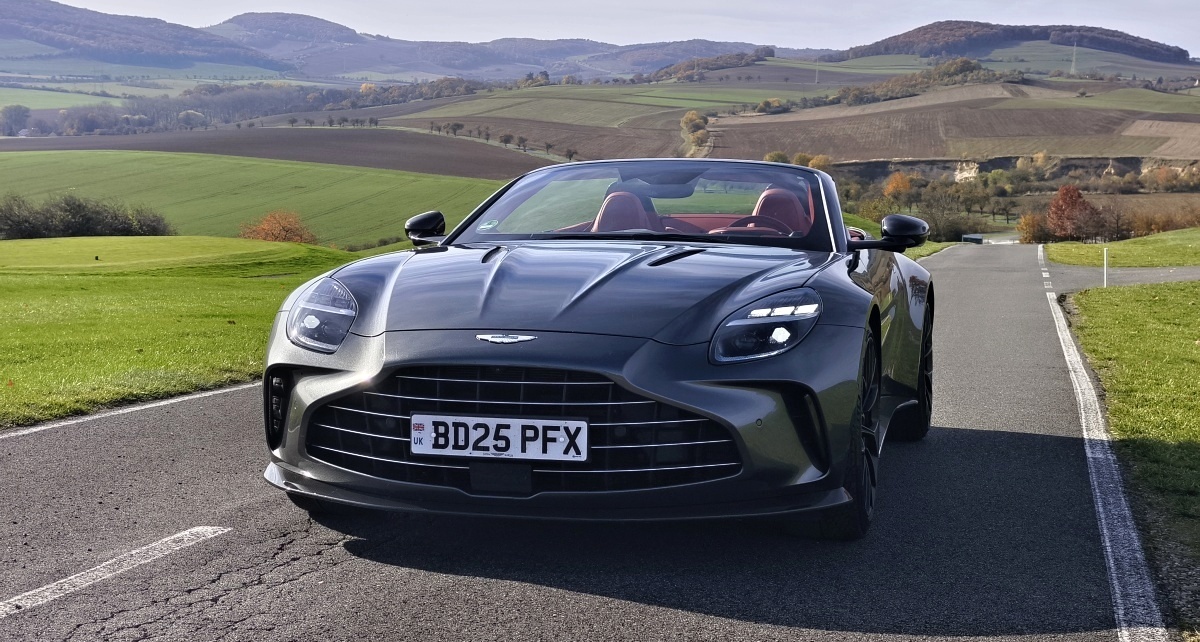 aston-martin-vantage-roadster-2026-2