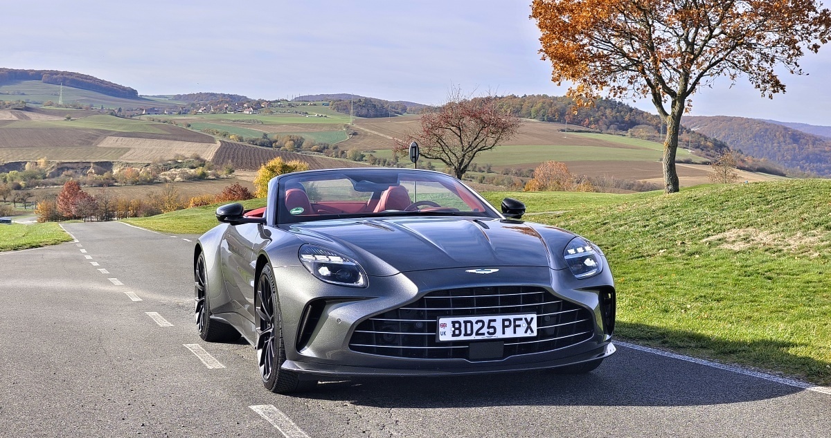 aston-martin-vantage-roadster-2026-3