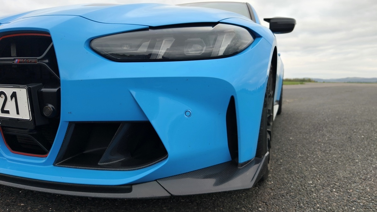 bmw-m4-cs-2026-11