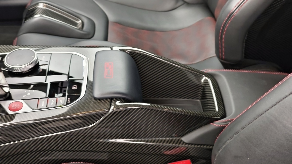 bmw-m4-cs-2026-35