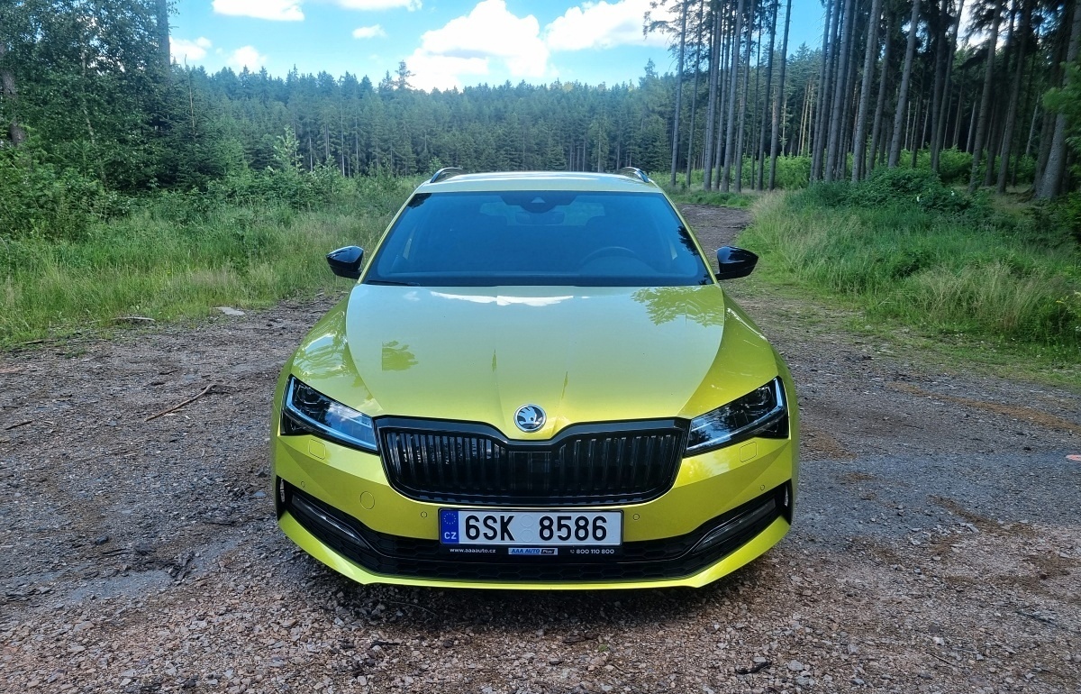 skoda-superb-iii-kombi-sportline-1