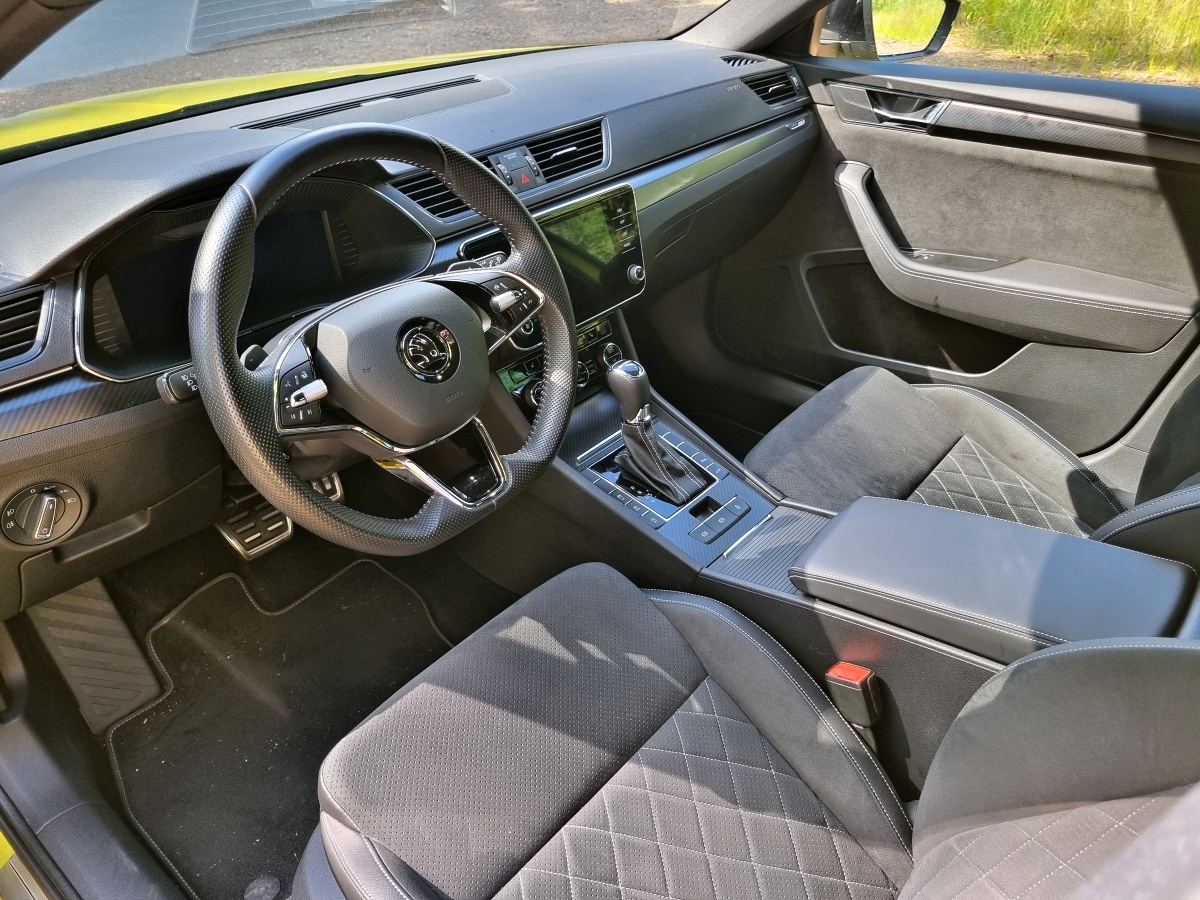 skoda-superb-iii-kombi-sportline-14
