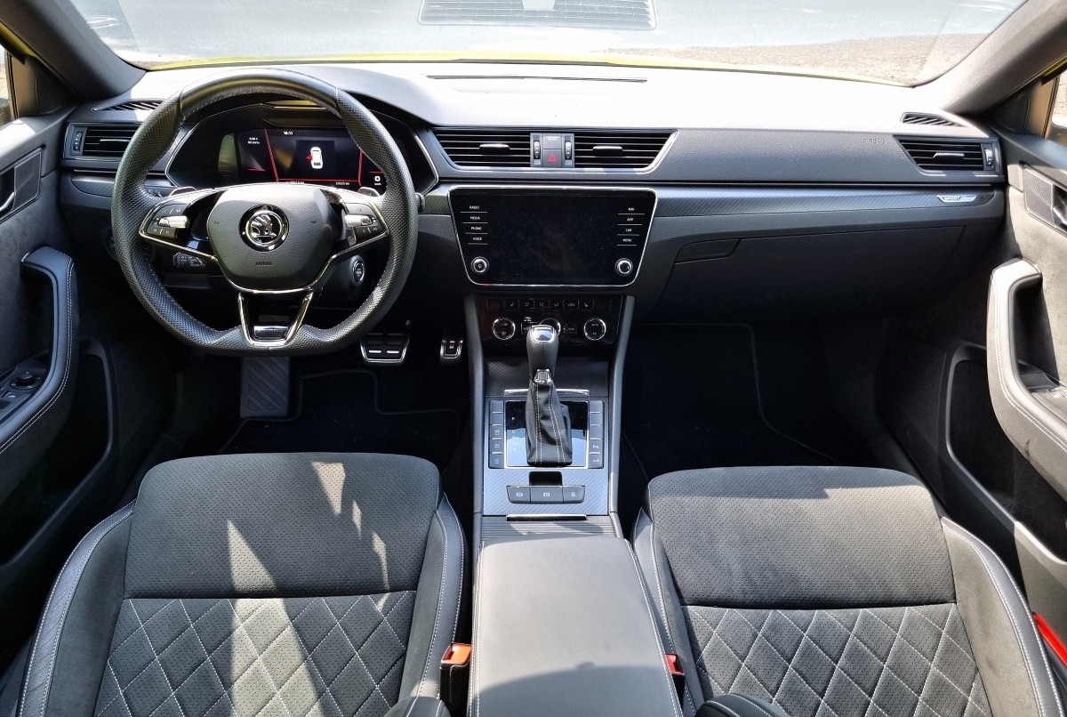 skoda-superb-iii-kombi-sportline-16