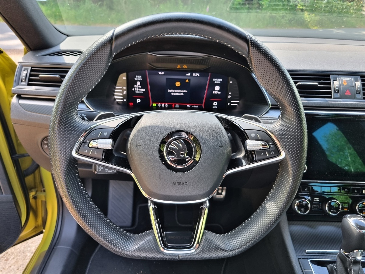 skoda-superb-iii-kombi-sportline-18