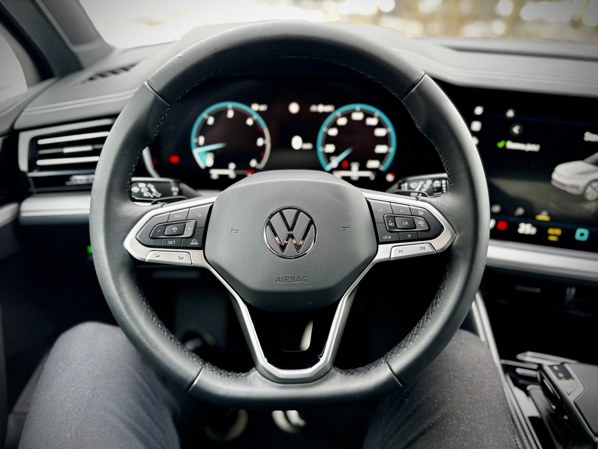 volkswagen-touareq-2026-31