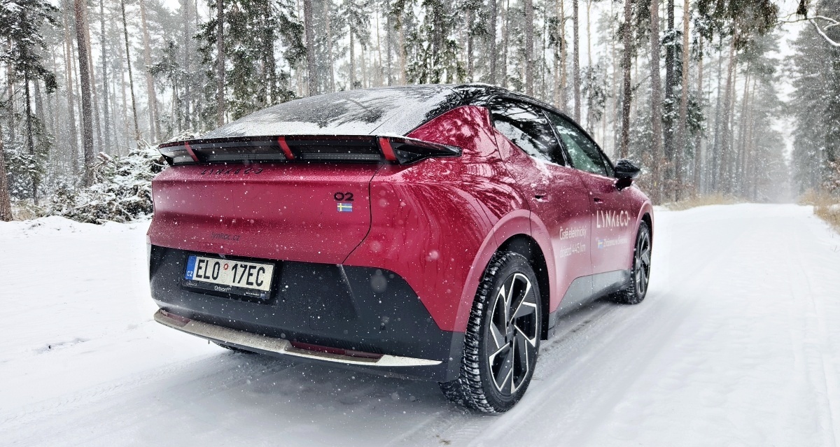 lynk-co-02-17