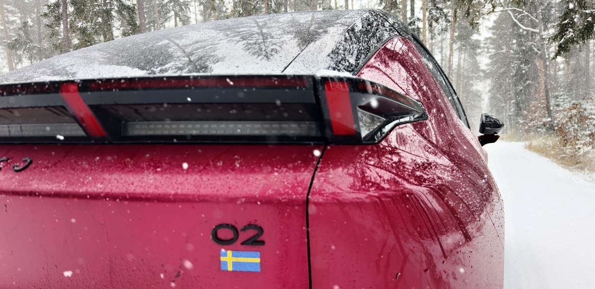 lynk-co-02-18