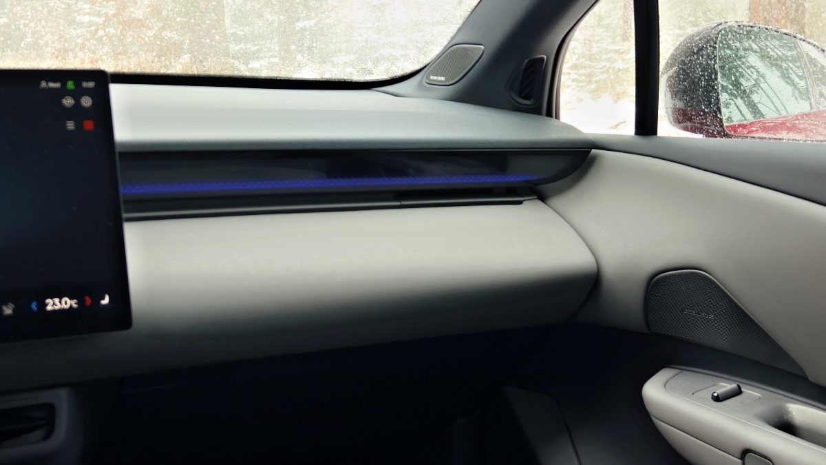 lynk-co-02-28