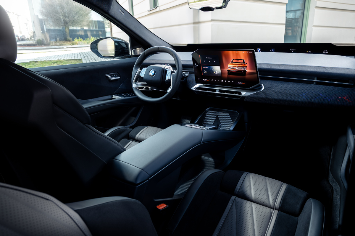 p90631745_highres_bmw-ix3-additional-p