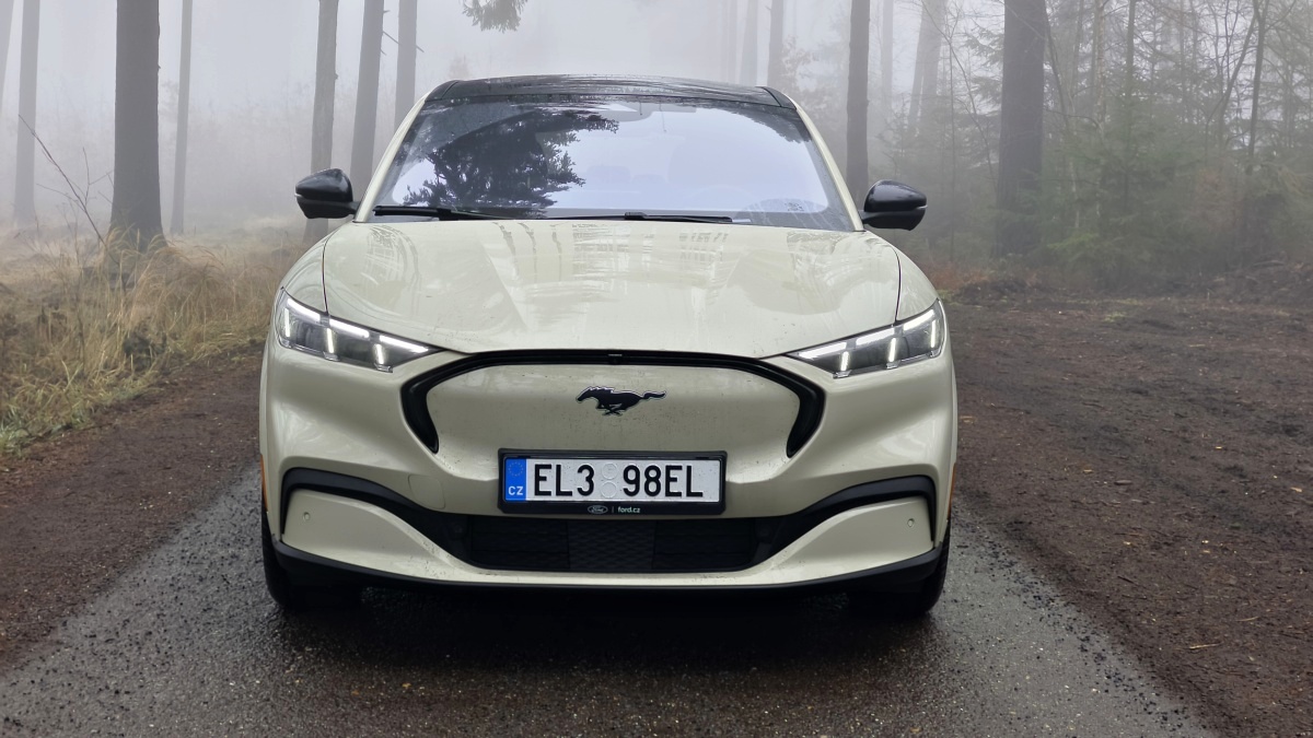 ford-mustang-mach-e-2026-test-6