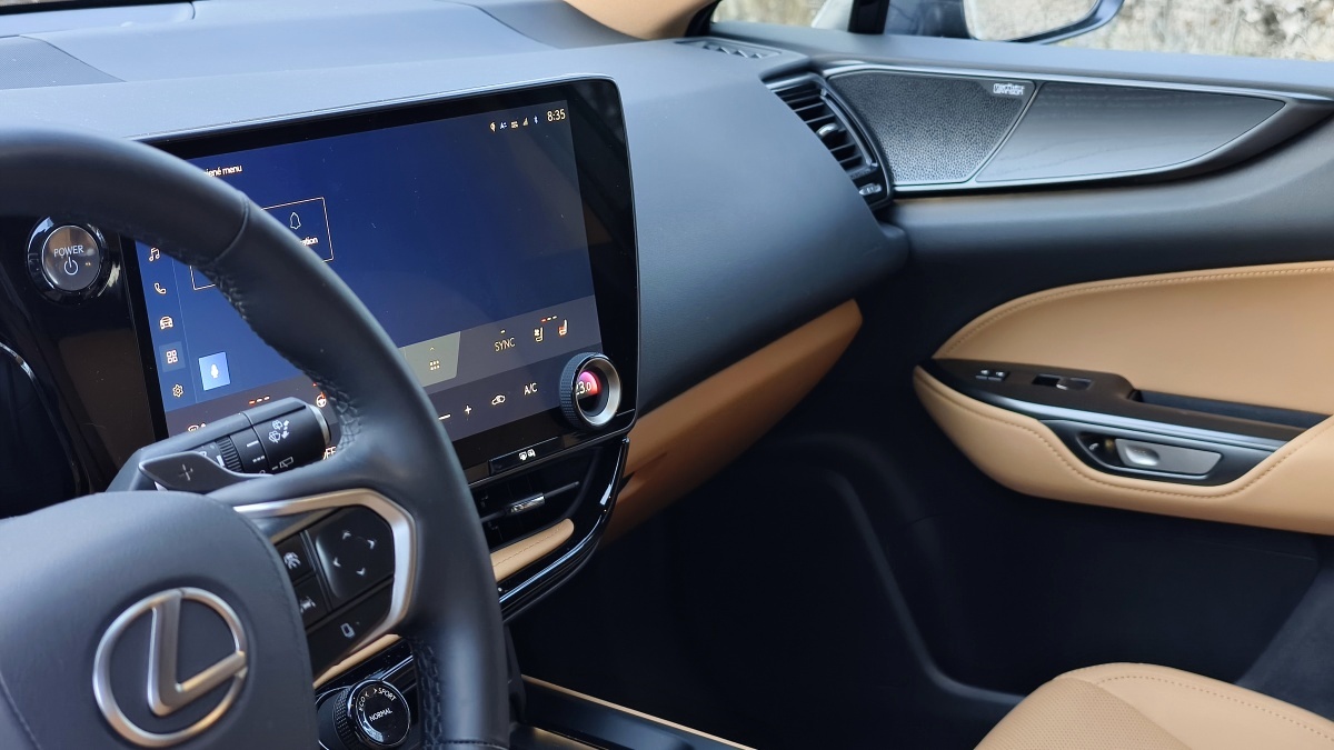 lexus-nx-test-2026-25